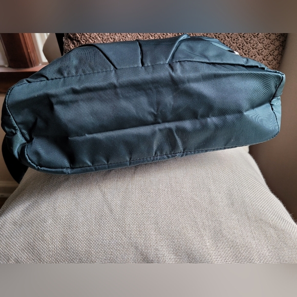 NWOT- Lululemon Gym Shoulder/City Bag - Picture 10 of 16